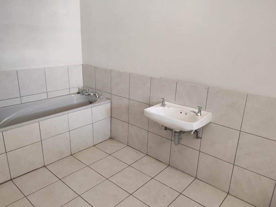 3 Bedroom Property for Sale in Uitenhage Central Eastern Cape